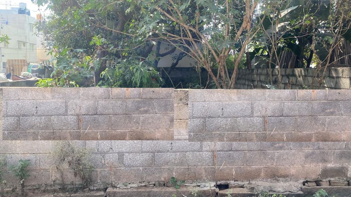 Plot For Sale in NRI Layout