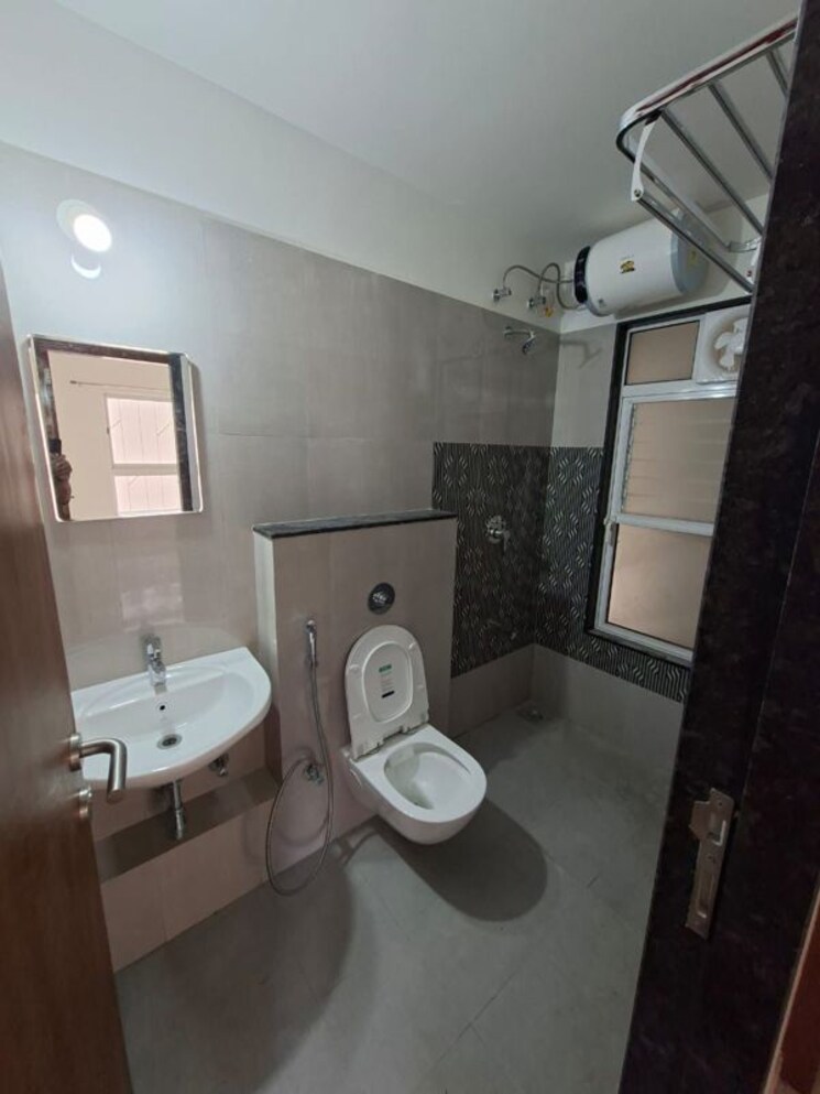 Bathroom, k-raheja-sterling 2 Bedroom 1000 Sq.Ft. Apartment In Mohammadwadi Pune 9808891