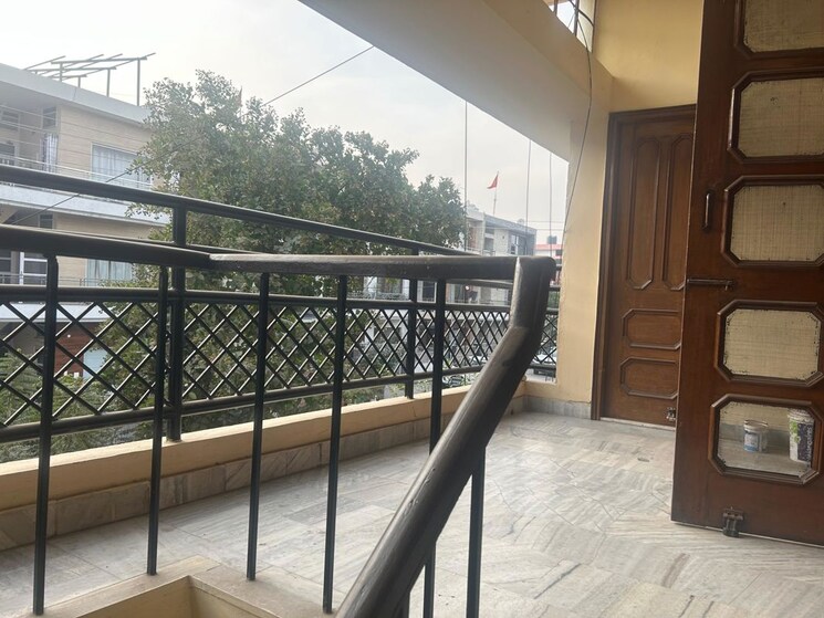Balcony, sector 44 1 Bedroom 2200 Sq.Ft. Independent House In Sector 44 Chandigarh 9808932