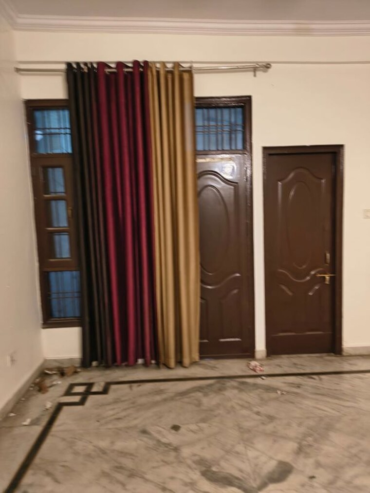 undefined, gomti nagar Commercial Office Space 1800 Sq.Ft. In Gomti Nagar Lucknow 9808951