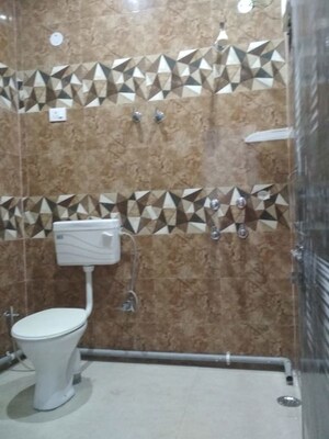 Furnished Amenities in 1 BHK Builder Floor at Neb Sarai – for Rent