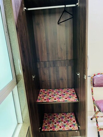 Furnished Amenities in Studio Apartment at Vile Parle West – for Rent