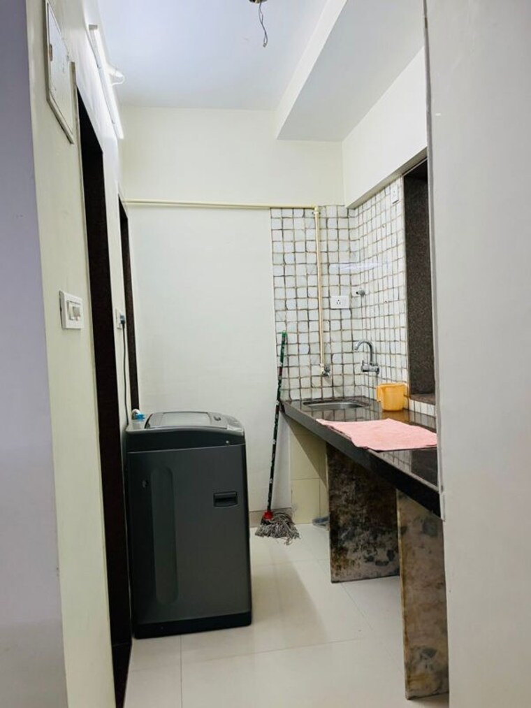 Kitchen, vile parle west Studio 200 Sq.Ft. Apartment In Vile Parle West Mumbai 9808991