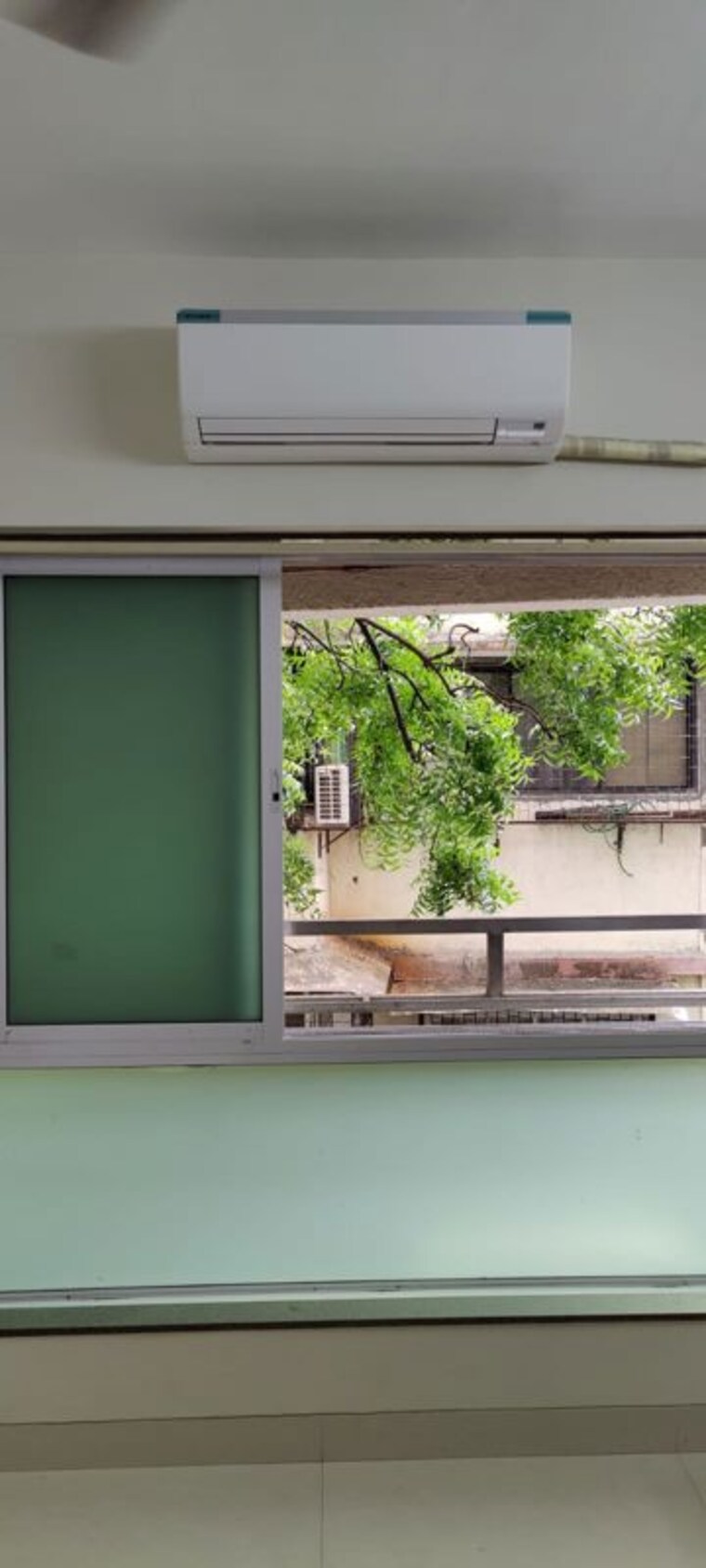 Room, vile parle west Studio 200 Sq.Ft. Apartment In Vile Parle West Mumbai 9808991