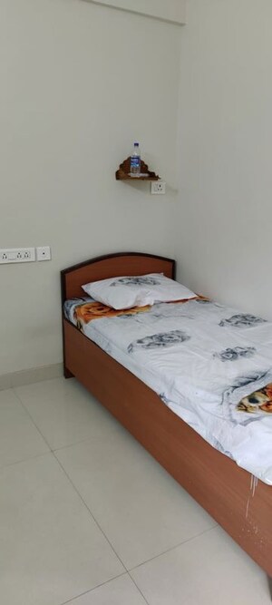 Bedroom in Studio Apartment at Vile Parle West – for Rent