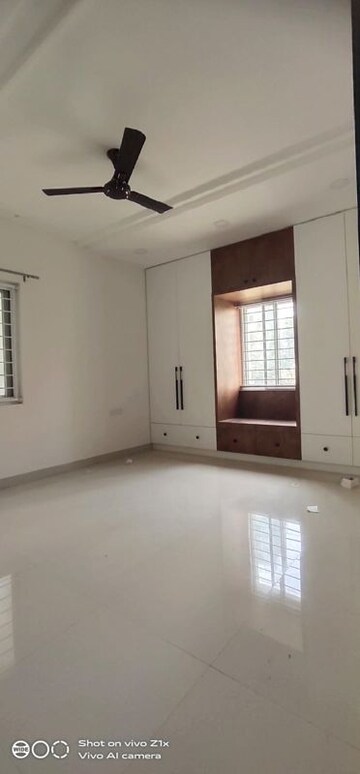 Room in 3 BHK Apartment at Greenmark Mayfair Apartments, Tellapur – for Rent