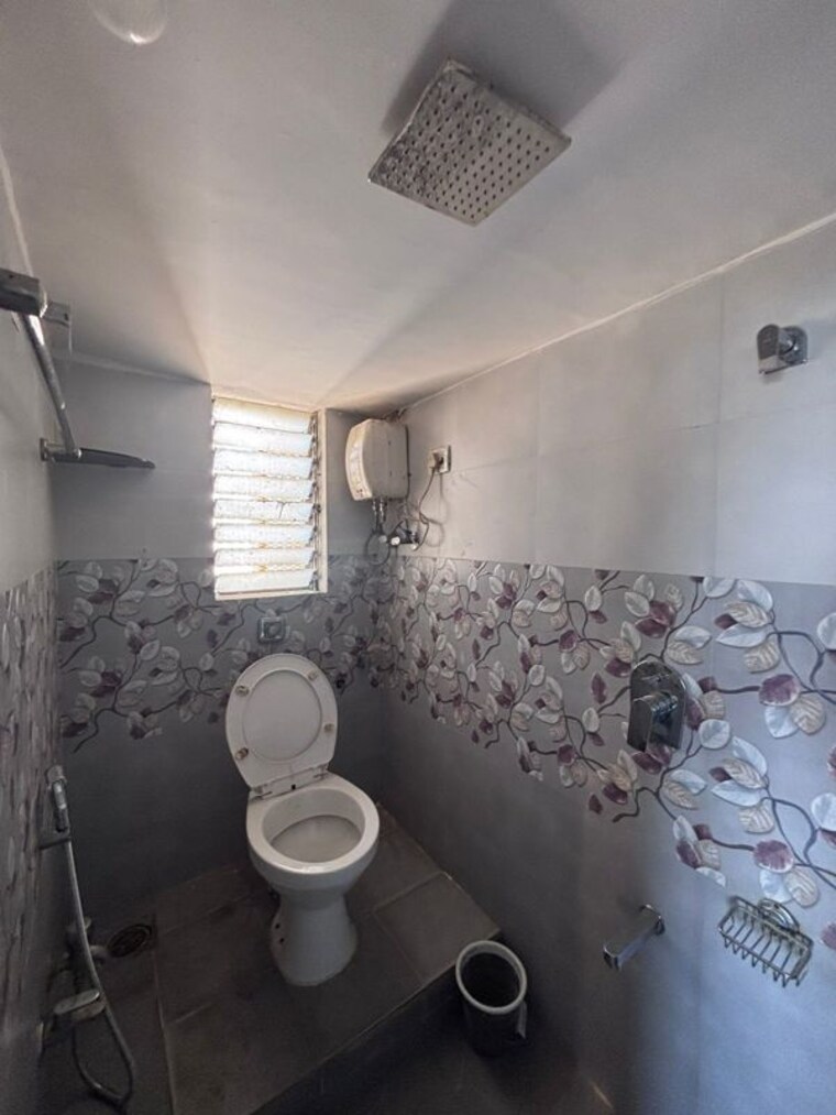 Bathroom, jp-eminence 2 Bedroom 544 Sq.Ft. Apartment In Andheri West Mumbai 9809046