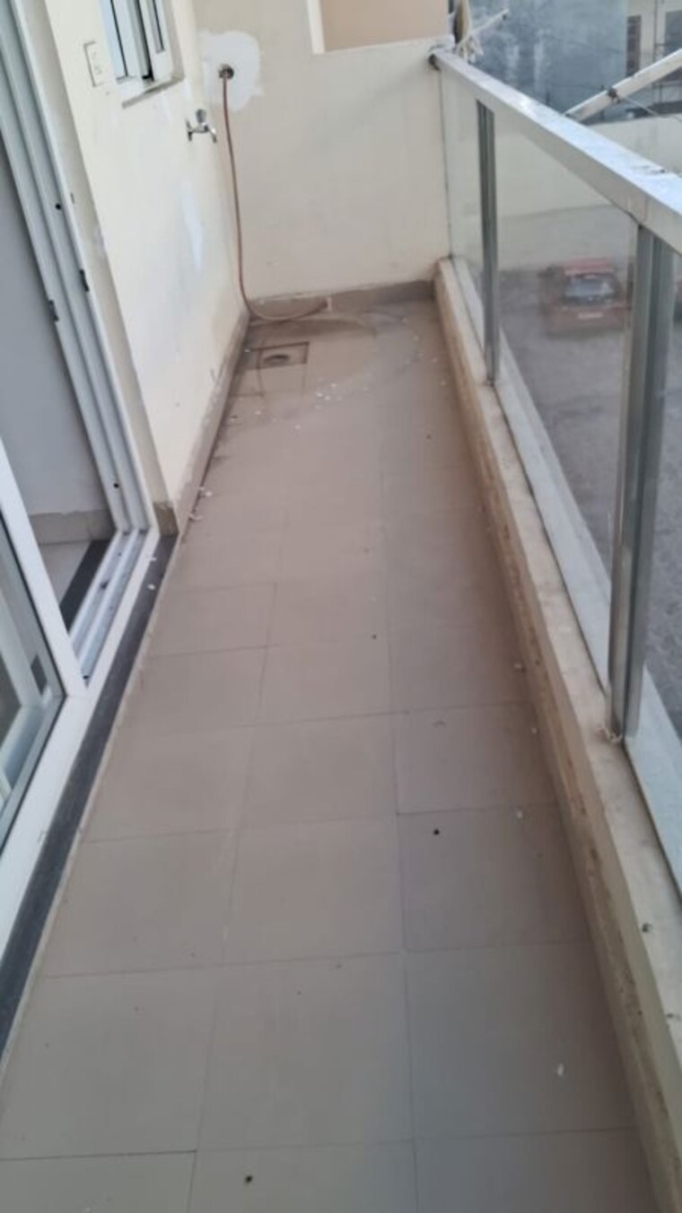 Balcony, shiva-motia-huys 3 Bedroom 1640 Sq.Ft. Apartment In Pir Machalla Zirakpur 9809048