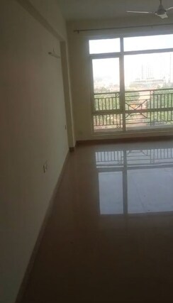 3 BHK + Servant Room Apartment For Rent in Shree Vardhman Flora