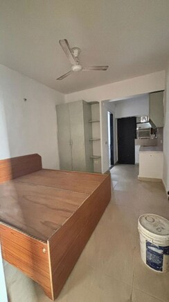 1 RkApartment For Sale in Microtek Greenburg
