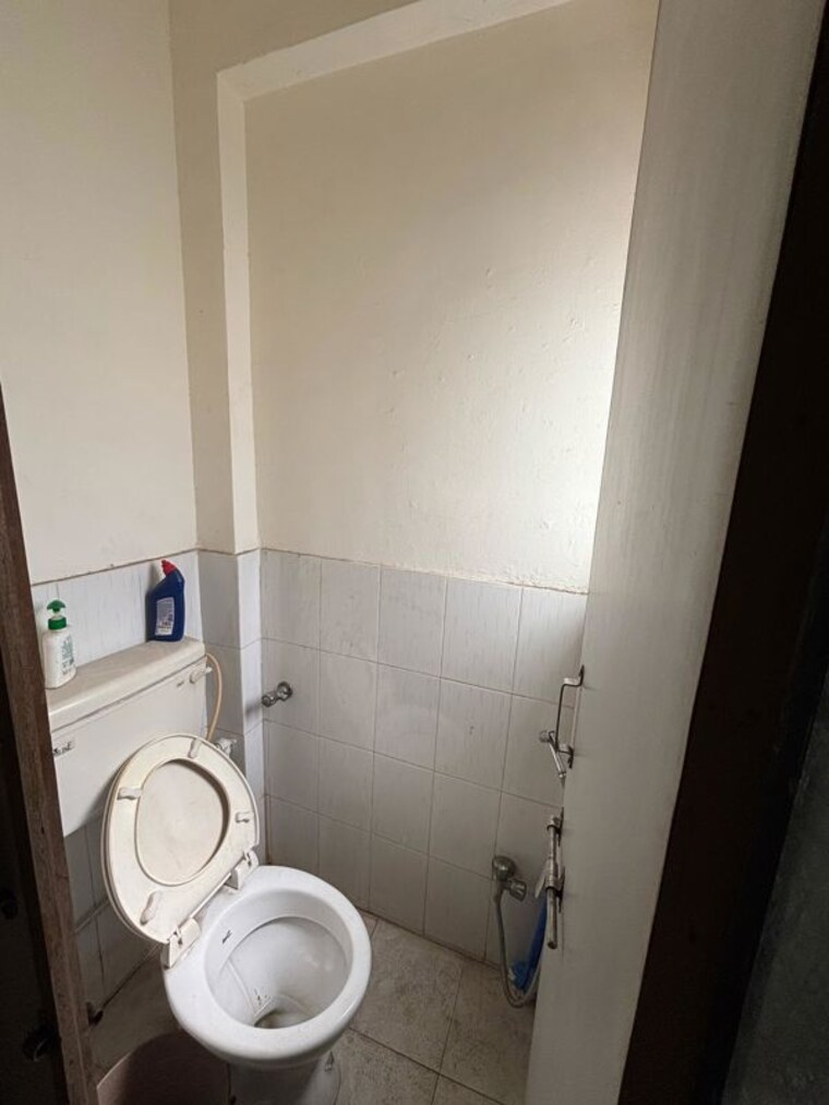Bathroom, tanvi-residency 1 Bedroom 500 Sq.Ft. Apartment In Aundh Pune 9809065