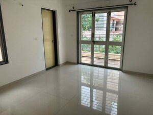 Room in 2 BHK Apartment at Rohan Yogi Park, Baner – for Rent