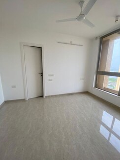 2 BHK + Extra Room Apartment For Rent in Hiranandani Obelia The Walk