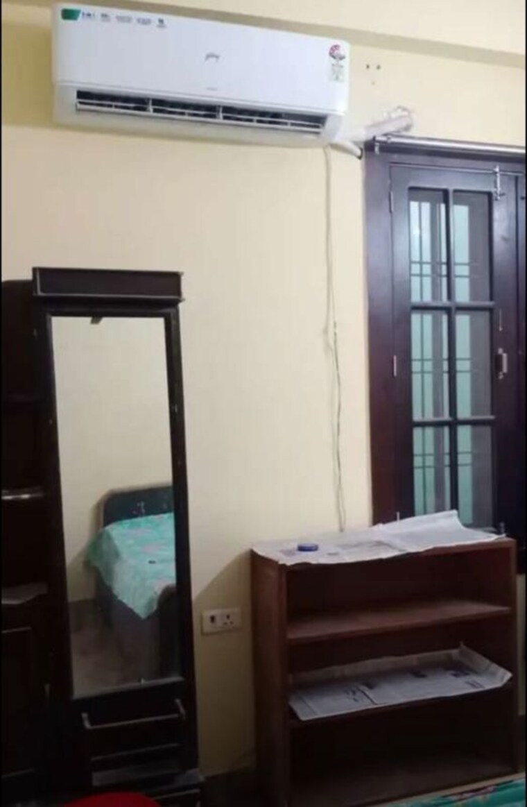 Bedroom, butler colony 3 Bedroom 1950 Sq.Ft. Apartment In Butler Colony Lucknow 9809079