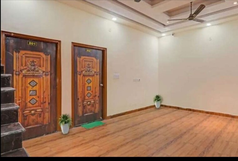 Room, butler colony 3 Bedroom 1950 Sq.Ft. Apartment In Butler Colony Lucknow 9809079
