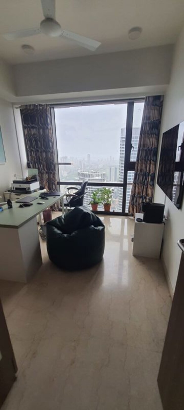Team Area, lodha-world-crest 4 Bedroom 3360 Sq.Ft. Apartment In Worli Mumbai 9253587