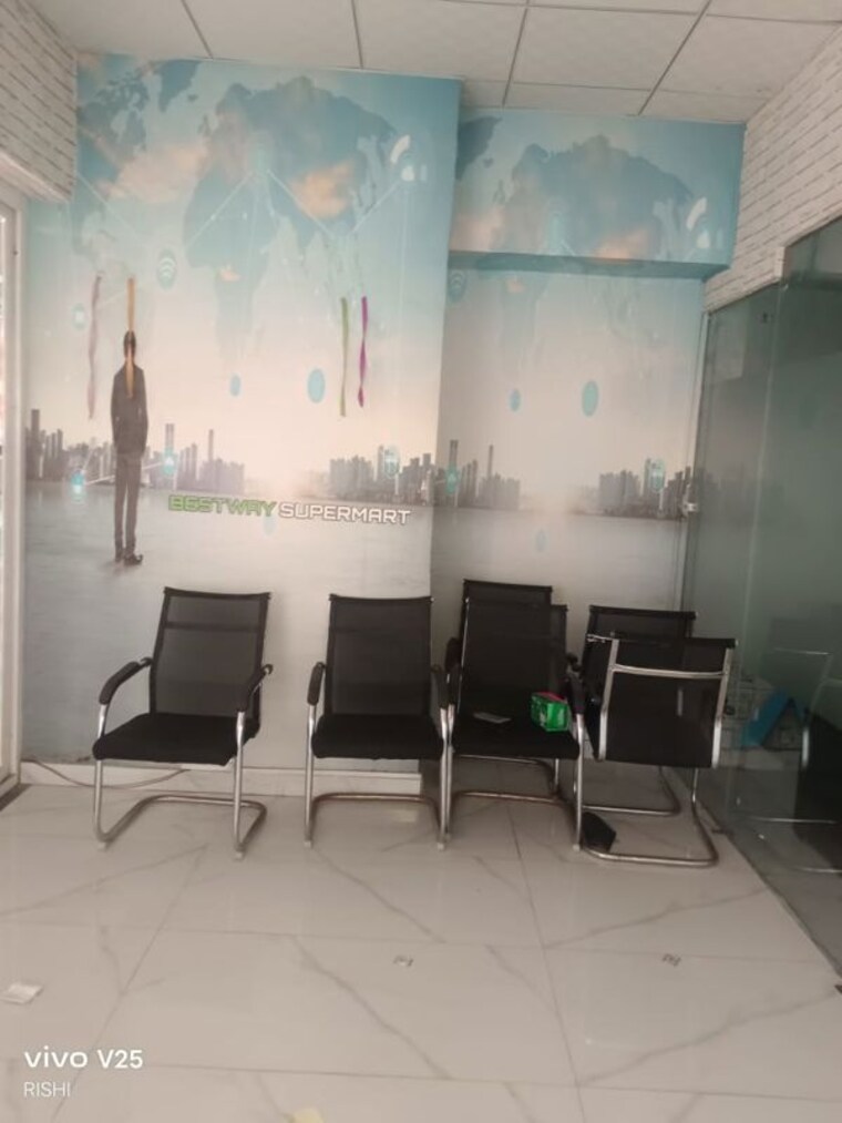 Team Area, gaur-city-mall Commercial Office Space 1500 Sq.Ft. In Sector 4 Greater Noida Greater Noida 9809098