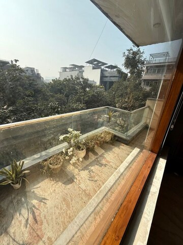 Balcony in 2 BHK Builder Floor at Ansal Sushant Lok I, Sector 43 – for Rent