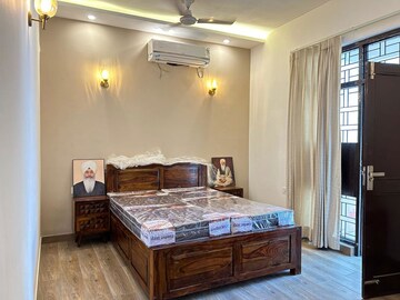 Bedroom in 2 BHK Builder Floor at Ansal Sushant Lok I, Sector 43 – for Rent