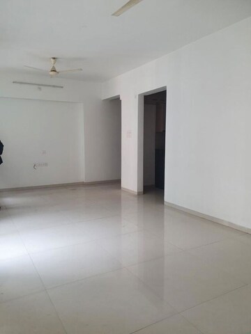 Room in 2 BHK Apartment at Kundan Westros, Baner – for Rent