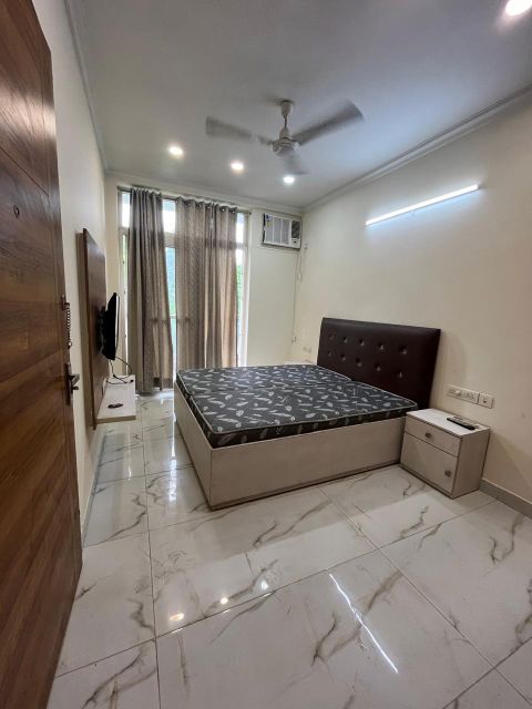 1 RkBuilder Floor For Rent in Vipul Square