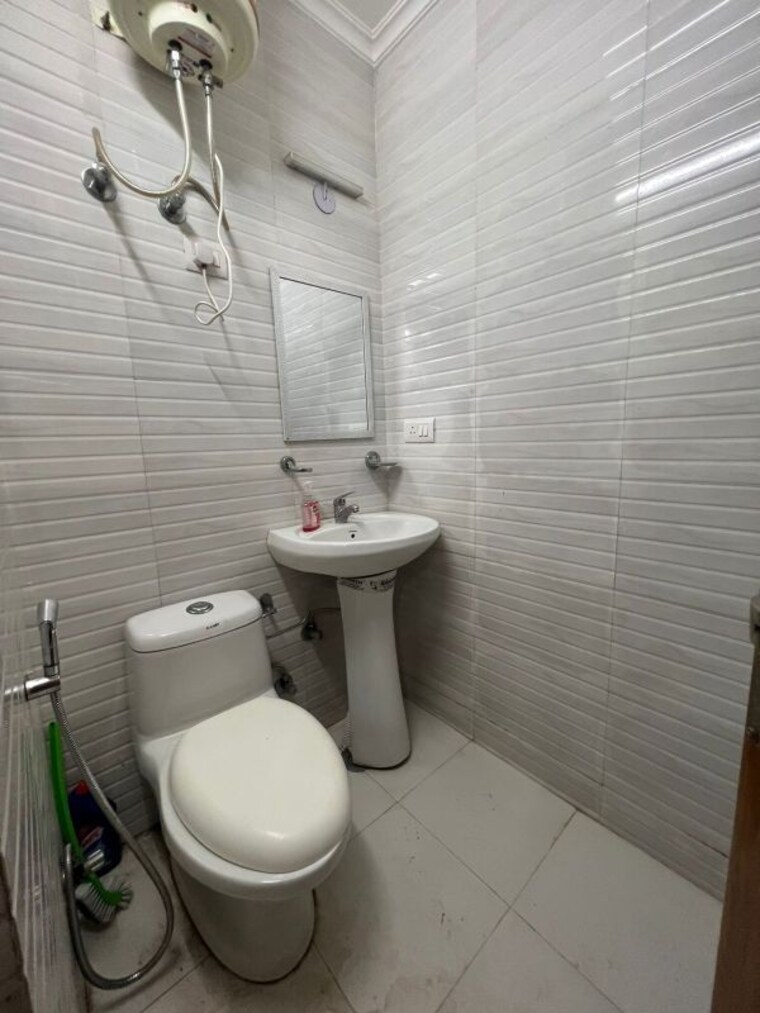 Bathroom, minarch-tower Studio 460 Sq.Ft. Builder Floor In Sector 44 Gurgaon 9809135