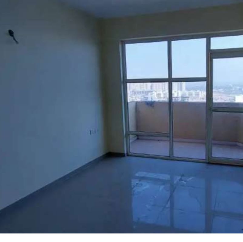2 BHK 900 Sq.Ft. Apartment in Pyramid Square 67A