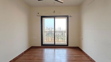 Room in 2 BHK Apartment at KM Horizon Exotica, Haware City – for Rent