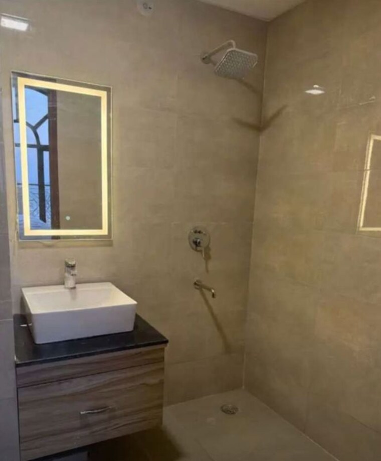 Bathroom, gomti nagar 3 Bedroom 1860 Sq.Ft. Apartment In Gomti Nagar Lucknow 9809153