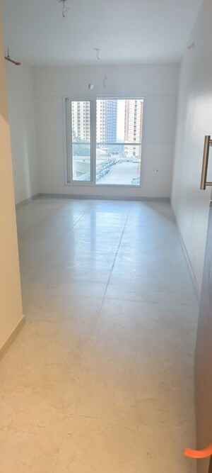 Room in 2 BHK Apartment at Dosti West County Phase 4 Dosti Pine, Balkum Pada – for Rent