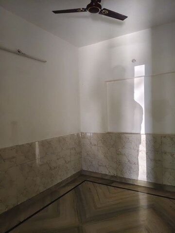 Room in 2.5 BHK Builder Floor at Ram Ganga Vihar – for Rent