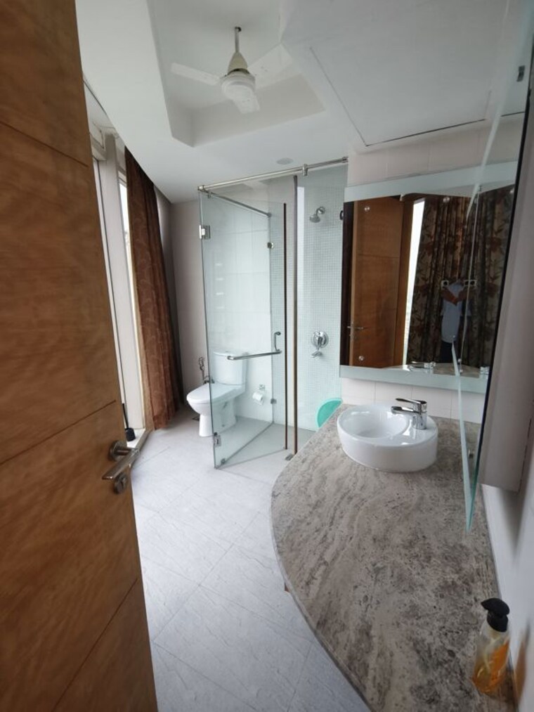 Bathroom, jaypee-greens-sun-court-iii 3 Bedroom 3800 Sq.Ft. Apartment In Jaypee Greens Greater Noida 9809188