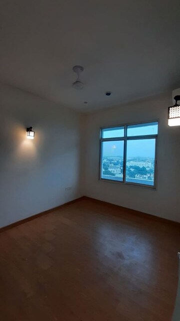 Room in 3 BHK Apartment at Jaypee Greens Star Court, Jaypee Greens – for Sale