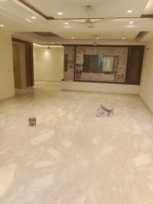 Room in 4 BHK Builder Floor at Greater Kailash I – for Sale