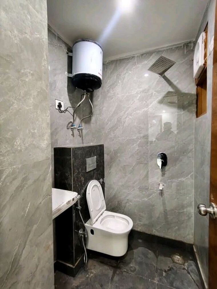 Bathroom, chattarpur 1 Bedroom 450 Sq.Ft. Builder Floor In Chattarpur Delhi 9809231