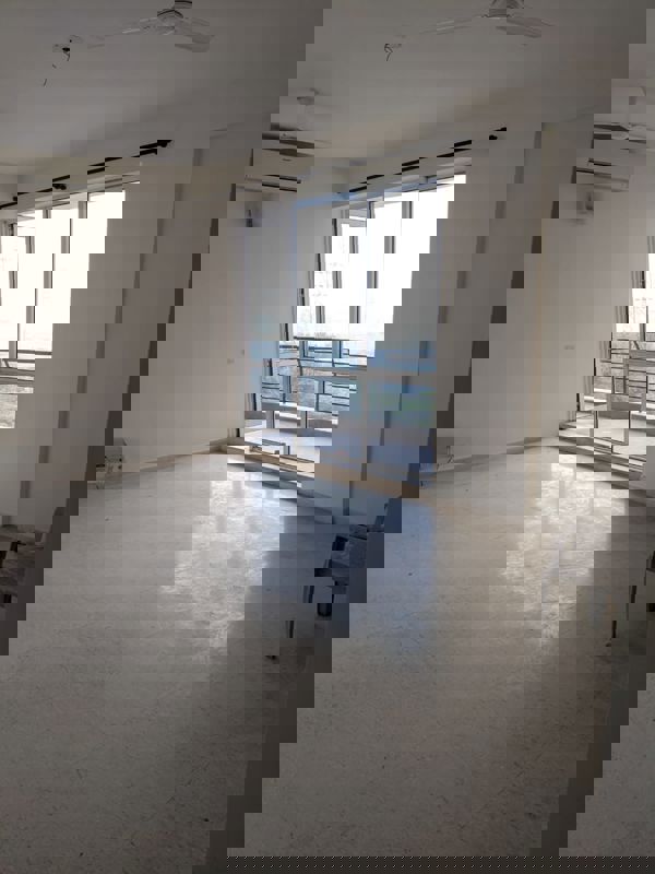 3.5 BHK + Servant Room Apartment For Rent in Unitech Escape