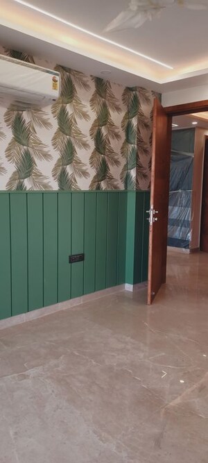 Bedroom in 4 BHK Builder Floor at Ansal Sushant Lok I, Sector 43 – for Rent