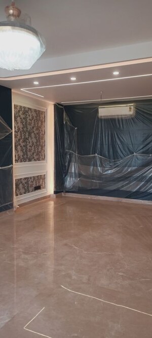 Living Room in 4 BHK Builder Floor at Ansal Sushant Lok I, Sector 43 – for Rent