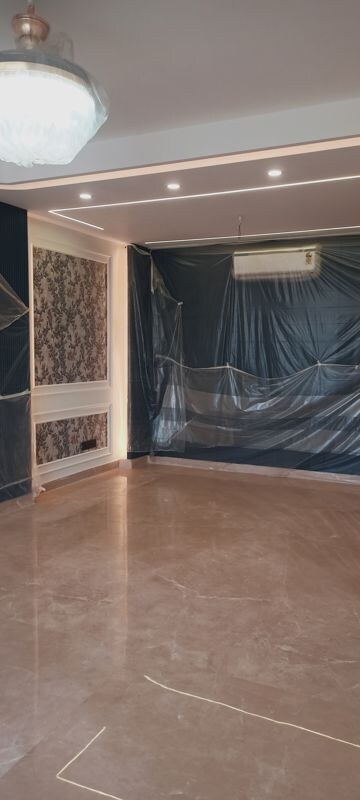 Living Room in 4 BHK Builder Floor at Ansal Sushant Lok I, Sector 43 – for Rent