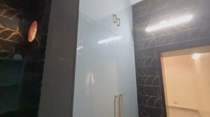Bathroom in 2.5 BHK Builder Floor at Jadhunath Enclave, Sector 29 – for Rent