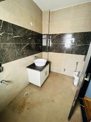 Master Bedroom in 3 BHK Builder Floor at Sector 38 – for Rent