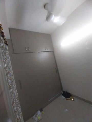 Room in 3 BHK Apartment at Emaar MGF Emerald Hills, Sector 65 – for Rent