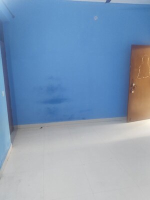 Room in 1.5 BHK Builder Floor at Gomti Nagar – for Rent