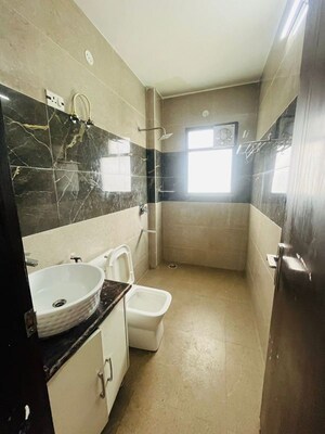 Kitchen in 3 BHK Builder Floor at Sector 40 – for Rent