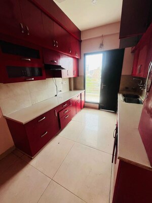 Kitchen in 3 BHK Builder Floor at Sector 40 – for Rent