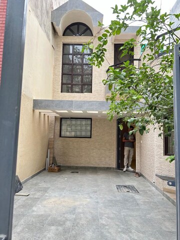 2 BHK Builder Floor – Exterior View View at Sushant Vyapaar Kendra, Sector 43 - for Rent