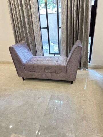 Living Room in 2 BHK Builder Floor at Sushant Vyapaar Kendra, Sector 43 – for Rent