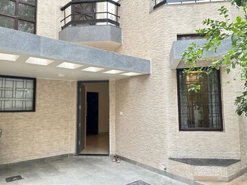2 BHK Builder Floor – Exterior View View at Sushant Vyapaar Kendra, Sector 43 - for Rent