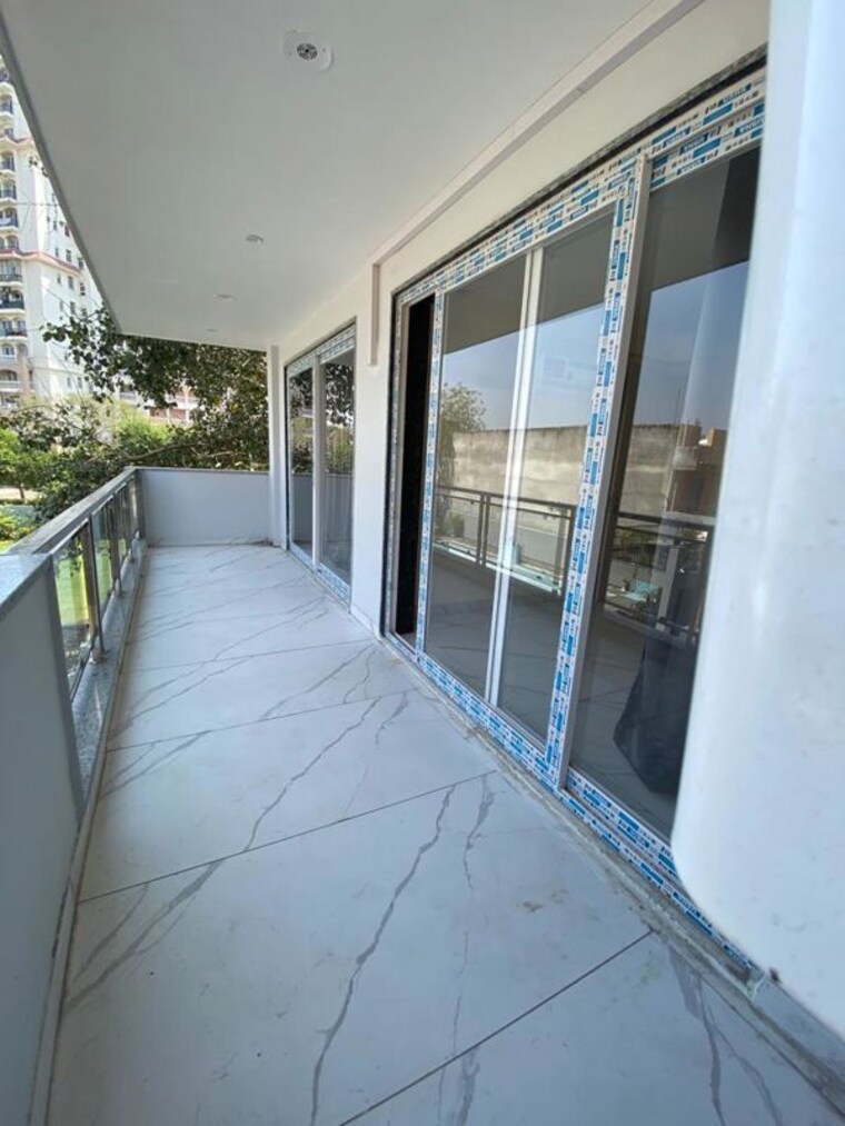 Balcony, sushant-vyapaar-kendra 2 Bedroom 1250 Sq.Ft. Builder Floor In Sector 43 Gurgaon 9809357