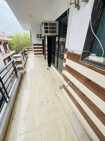 Balcony in 3 BHK Builder Floor at Sector 31 – for Rent